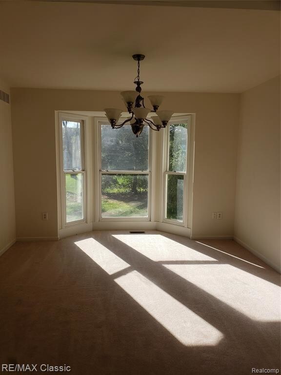 Building Photo - 7175 Aaron Way Dr