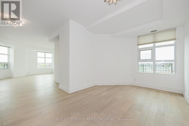 Photo du bâtiment - 650-650 Mt Pleasant Rd