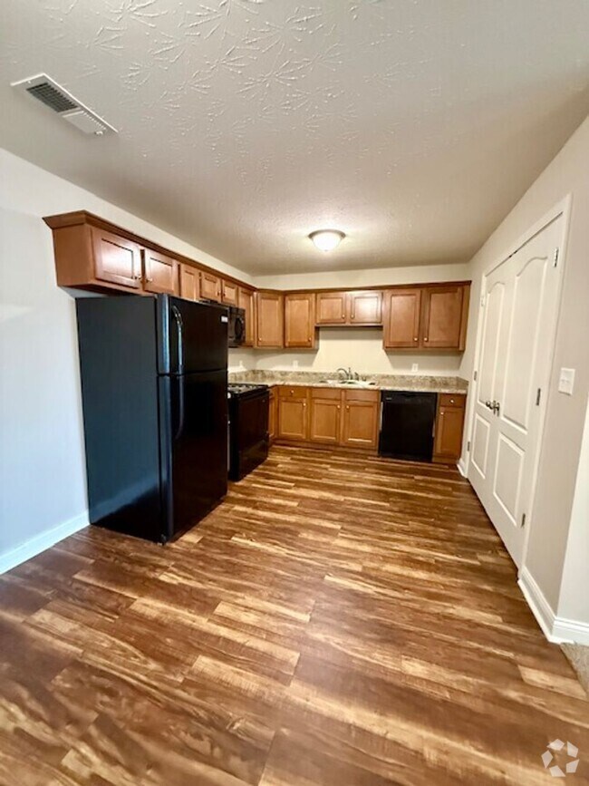Building Photo - 272 Audley Ave