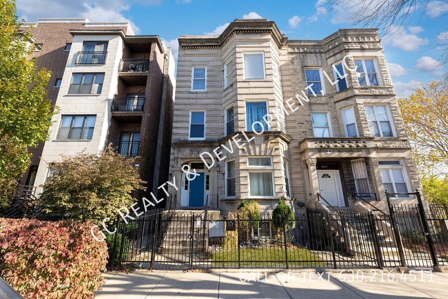 Primary Photo - 4241 S Calumet Ave