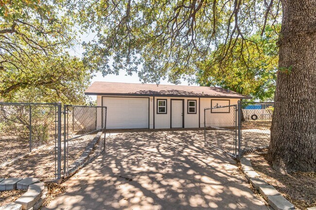 Foto del edificio - 1 br, 1 bath House - 124 East Castlebriar ...