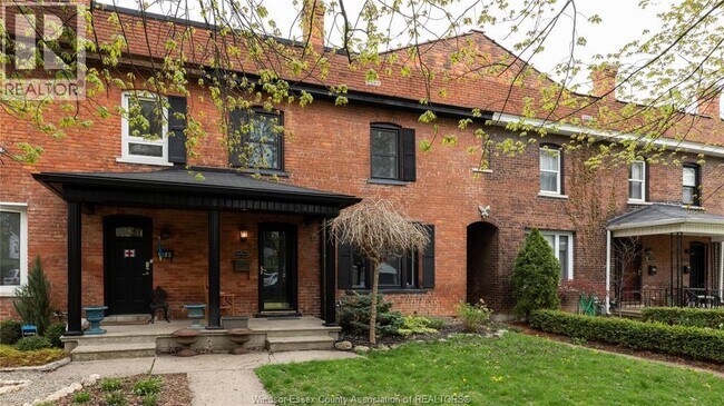 Photo du bâtiment - 952 Monmouth Rd