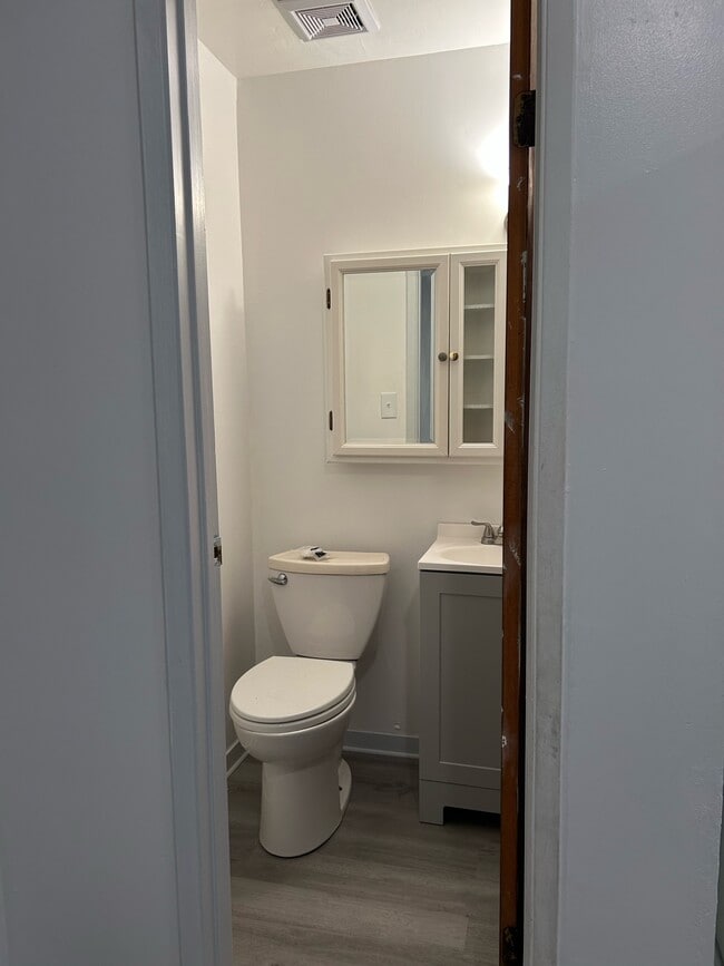 Foto del edificio - 1610 Rumrill Blvd