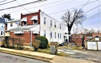 Building Photo - 131 St Charles St