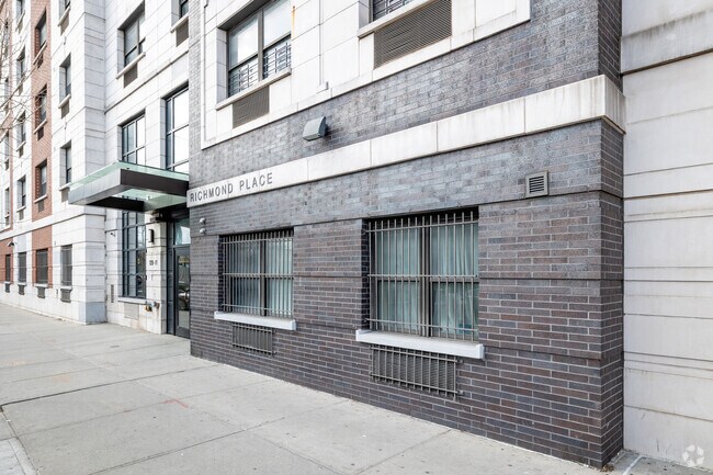 Foto del edificio - 12911 Jamaica Ave