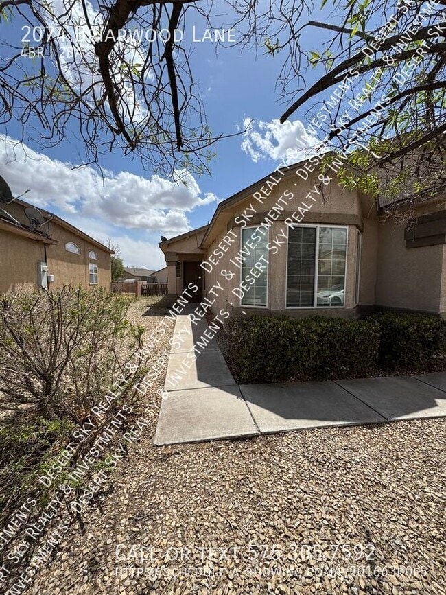 Building Photo - 2074 N Briarwood Ln