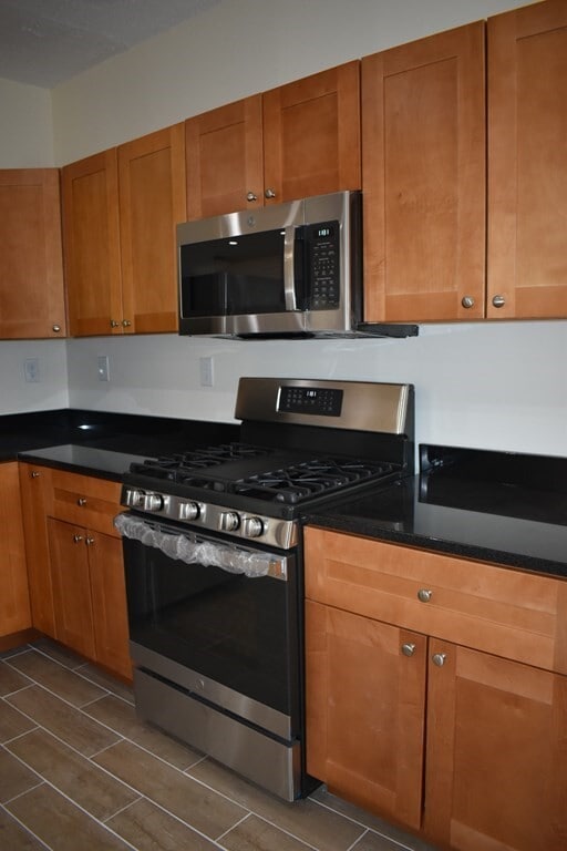 Foto del edificio - 16 Glenville Ave