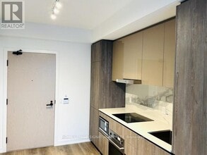 Building Photo - 8 Interchange Wy