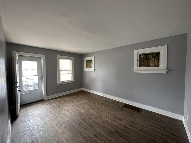 Building Photo - 8303 Braddock Dr