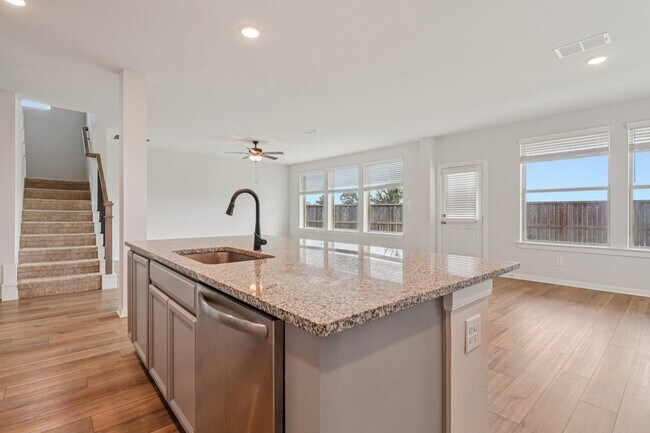 Foto del edificio - 18203 Lilac Woods Trl