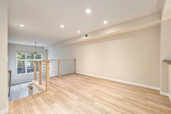Building Photo - 307 Bowsman Ct