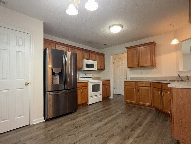 Building Photo - 107 Sabrina Dr