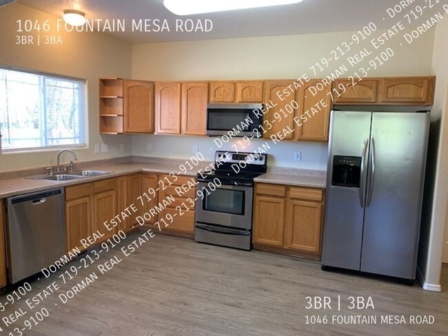 Foto del edificio - 1046 Fountain Mesa Rd