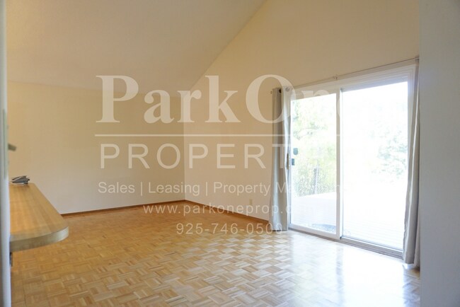 Foto del edificio - Beautiful 4-Bedroom Single Family Home with Spacious Yard | Great Location