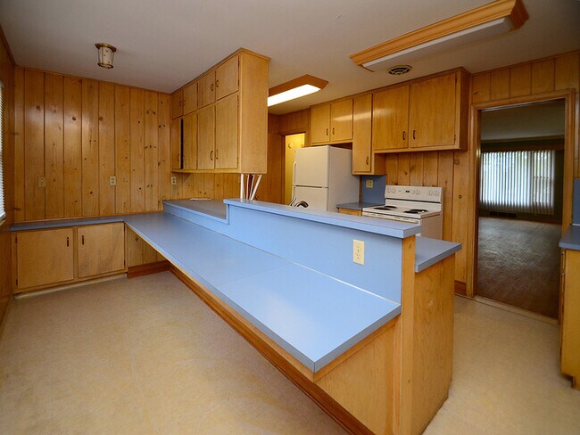 Building Photo - 5154 Pierce St