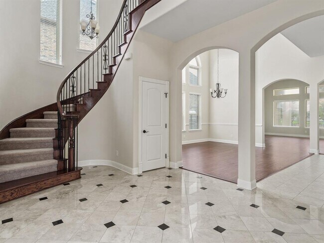 Building Photo - 2605 Creekside Pl
