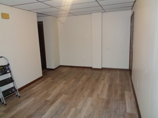 Foto del edificio - 1600 W Railroad St