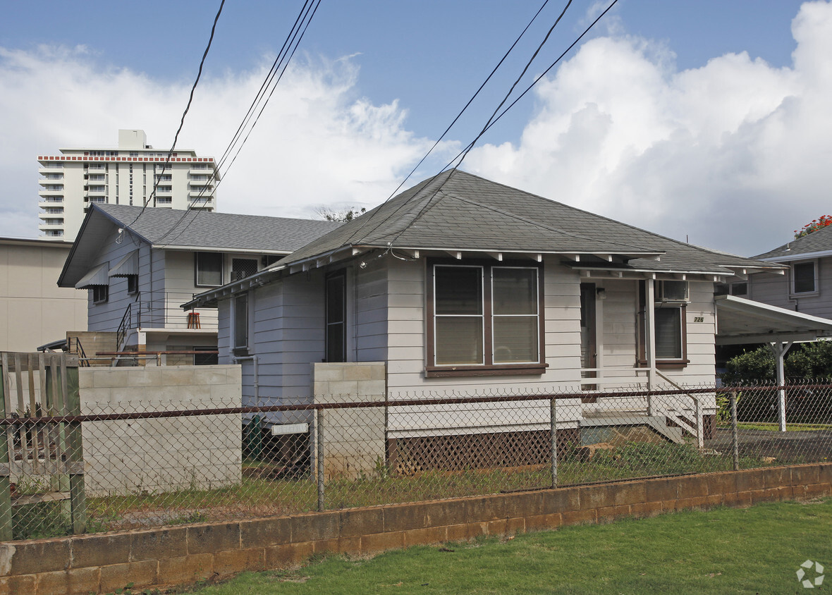 Building Photo - 726-728 Hausten St