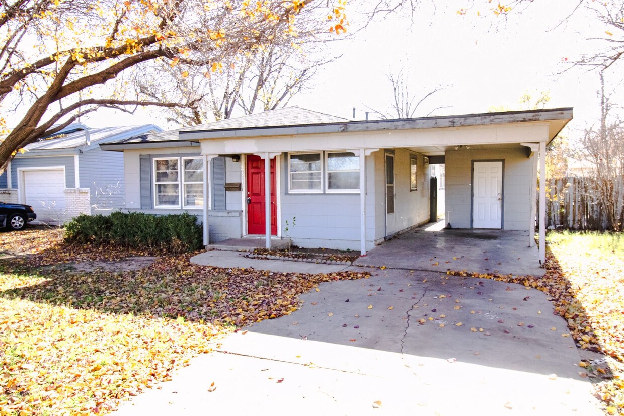 Primary Photo - 3 bedroom 1 and 1/2 Bathroom.