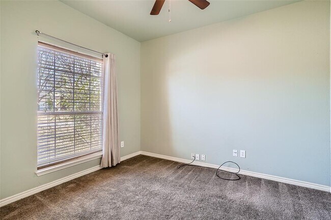 Foto del edificio - 1647 Churchill Ln