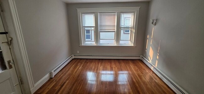 Building Photo - 44 Estes St