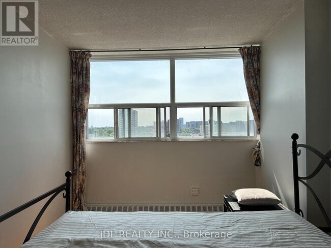 Photo du bâtiment - 4091-4091 Sheppard Ave E
