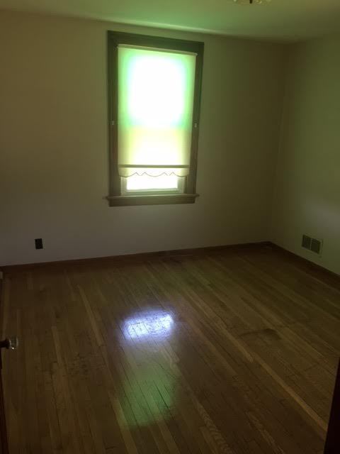 Foto del edificio - Spacious 2 Bed/1 Bath! Updated Kitchen! Hardwood Floors!