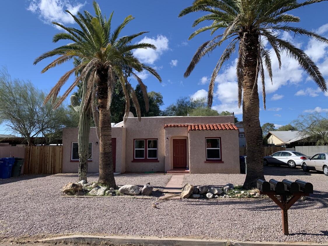 Primary Photo - 2603 N Orchard Ave