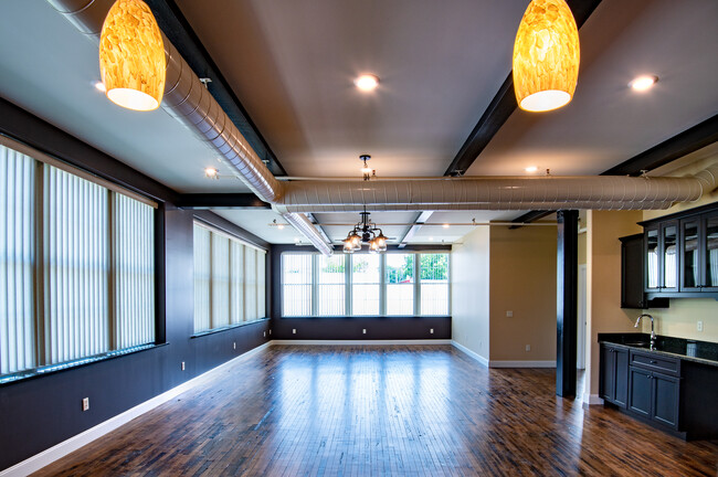 Foto del edificio - 433 W Railroad St