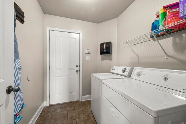 Foto del edificio - 41481 Hearthstone Ave