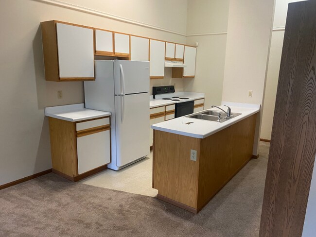 Building Photo - 611 24th Ave E