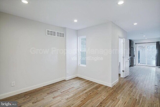 Photo - 2028 E Firth St House