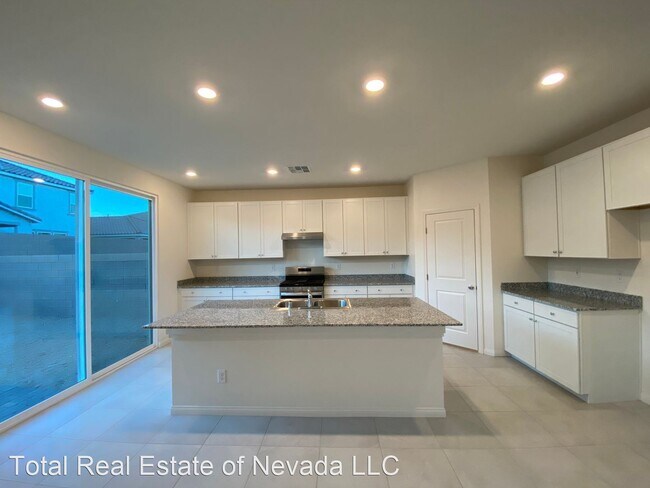 Foto del edificio - 5 br, 4.5 bath House - 5961 Bruselas St