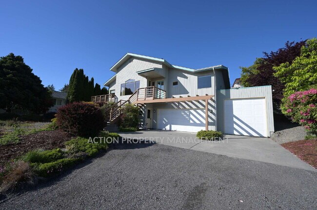 Building Photo - 2 bed 2.5 bath home in Dungeness Heights, Sequim