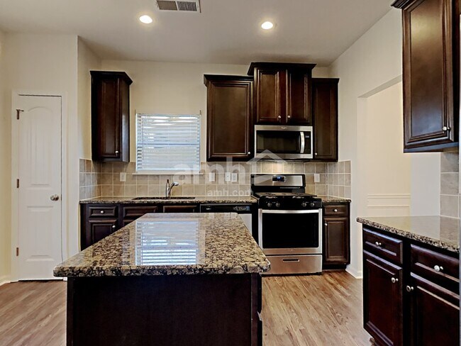 Building Photo - 4740 Baldwin Dr