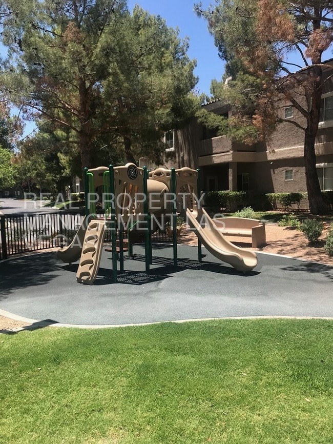 MOVEIN SPECIAL! NO APPLICATION FEES Apartment for Rent in Las Vegas