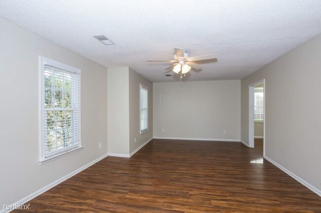 Building Photo - 516 Kenton Dr