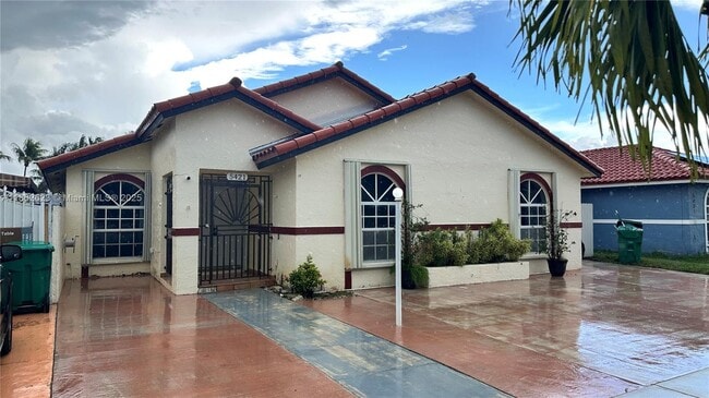 Foto del edificio - 5421 SW 143rd Ave