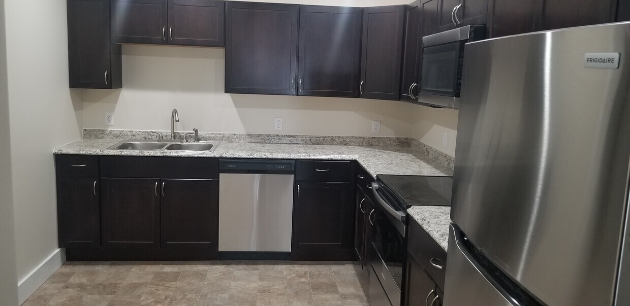 Kitchen - 49 Washington Ave