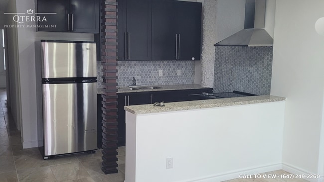 Building Photo - 234 King St W