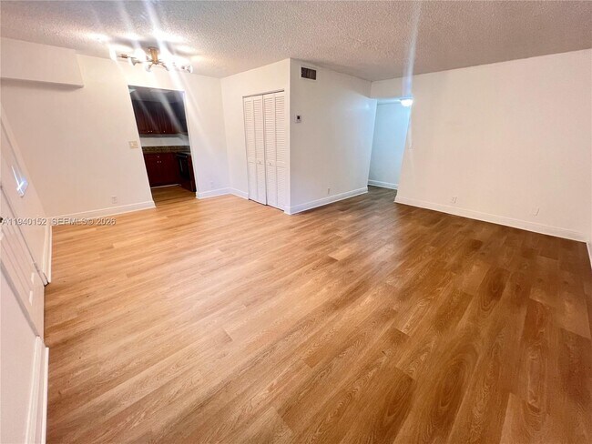 Building Photo - 1201 SW 50th Ave