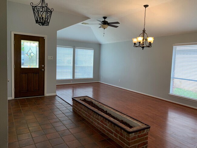 Foto del edificio - 3111 Lazy Brook Dr