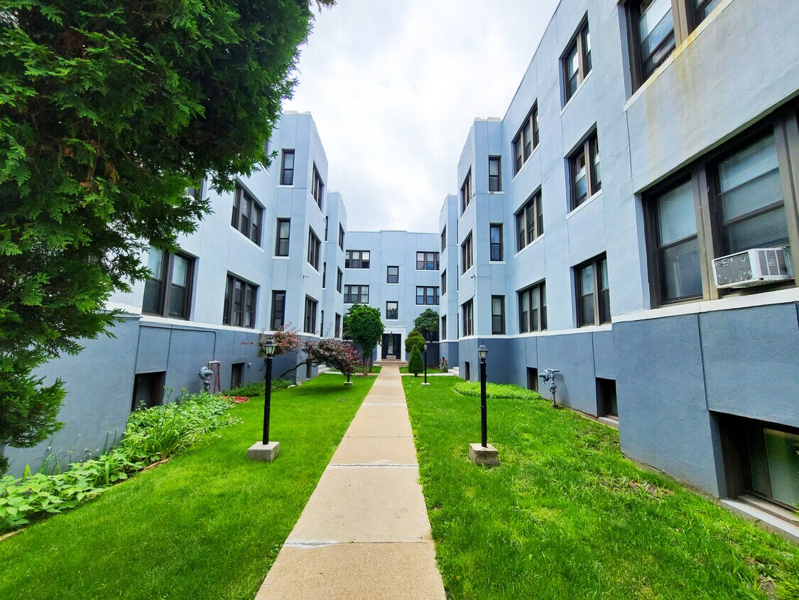 Primary Photo - 4212 N Pulaski Rd