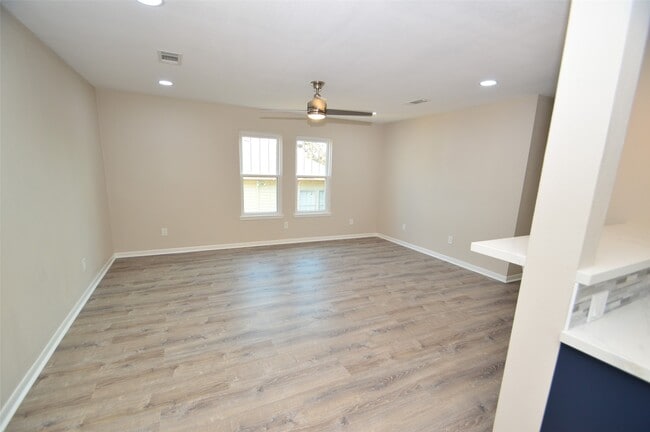 Building Photo - 1725 Avenue O