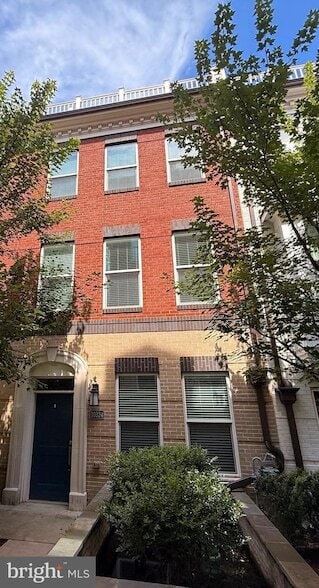 Photo - 10324 Grosvenor Place Unit