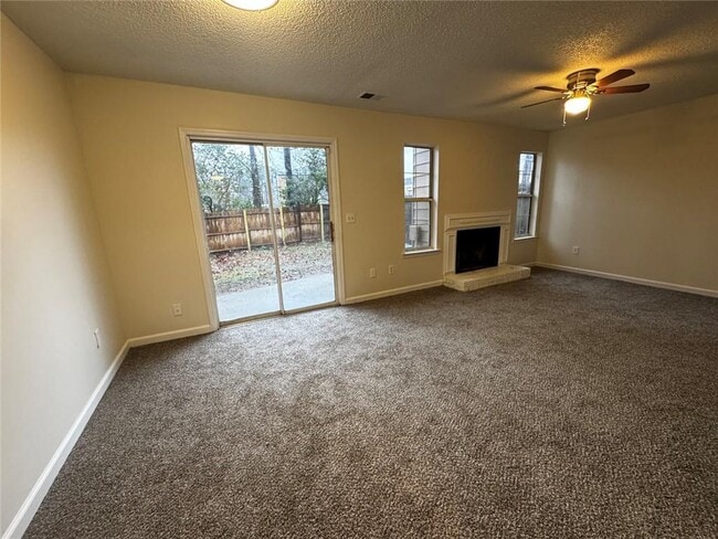 Building Photo - 875 Joseph Club Dr