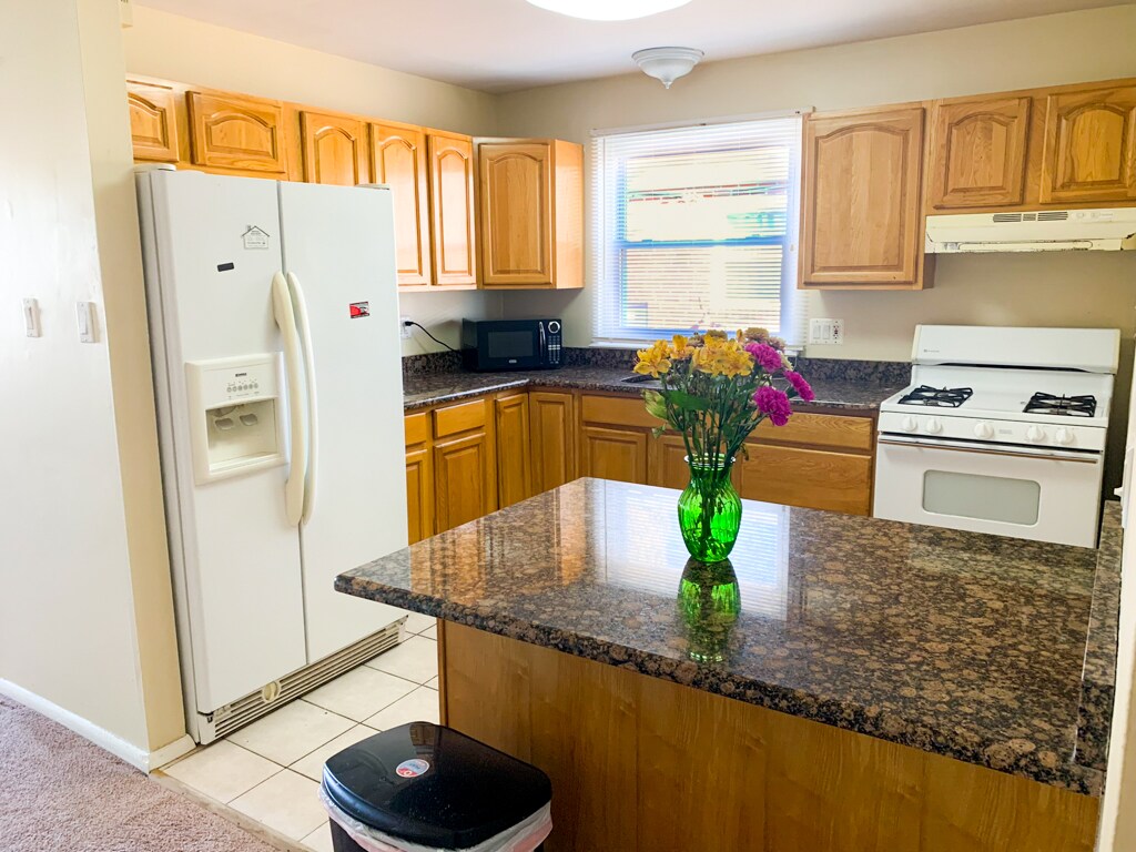 76152 Algon Ave, Philadelphia, PA 19111 Townhome Rentals in