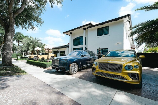 Building Photo - 8450 NW 169th Terrace