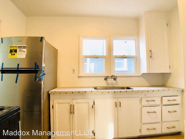 Foto del edificio - 1409 W 55th St