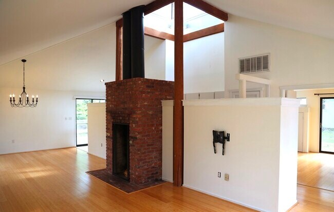 Foto del edificio - 3 Edgewood Cir